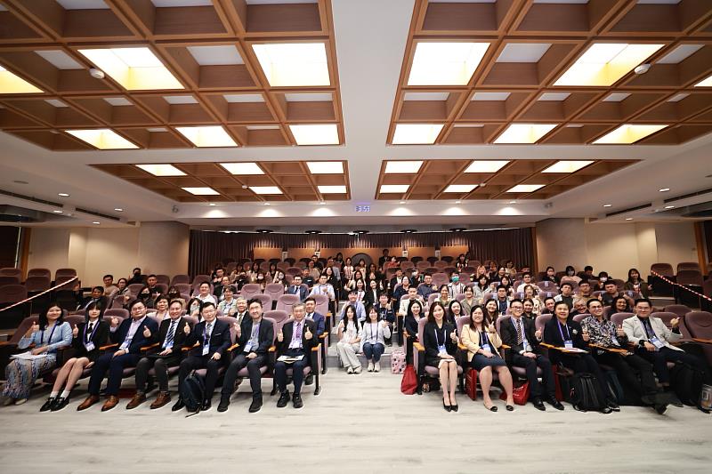 2025國際研討會－New Tech × New Era：Telepharmacy and Healthcare 的未來進行式。