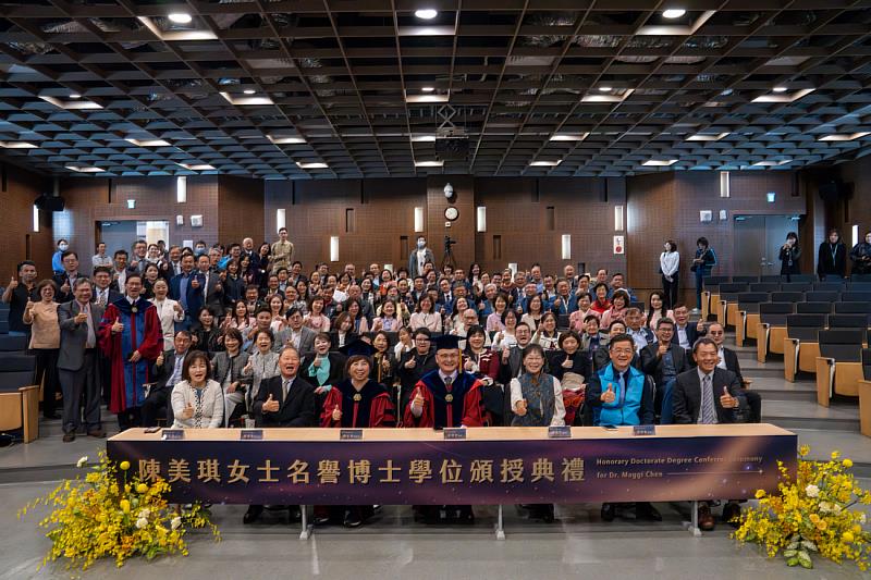 名譽博士學位頒授典禮全體大合照。
