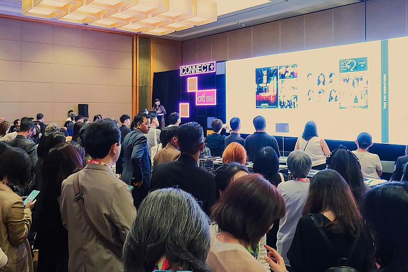 「國際買家交流午宴」現場擠滿國際買家、產業人士。