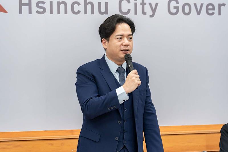 邱臣遠代理市長致詞。