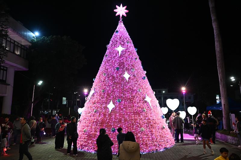 2025縣府聖誕樹點燈 一起傳遞愛與希望 歡迎來臺東慶聖誕及跨年