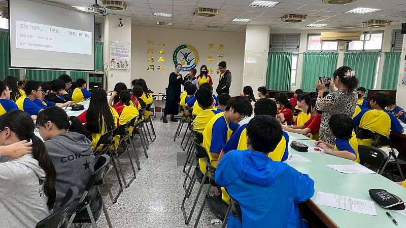 講師引導學生釐清交友期待。