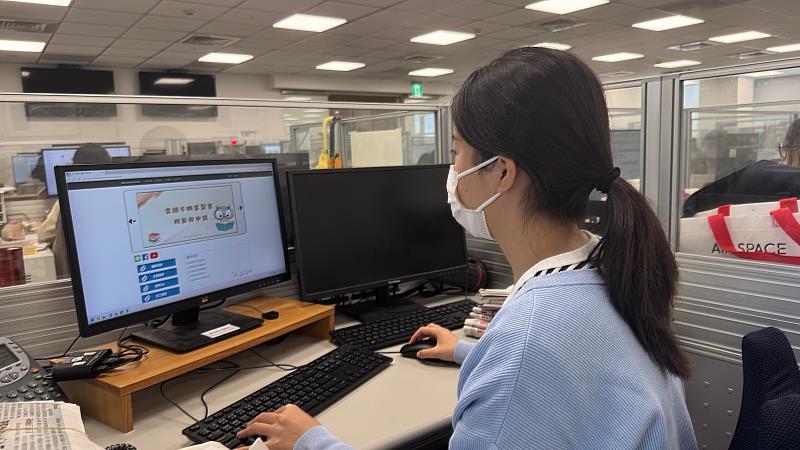 富邦金控同仁投入視障者電子書校對工作,協助提升無障礙閱讀資源,展現企業推動公益與數位平權的行動力。