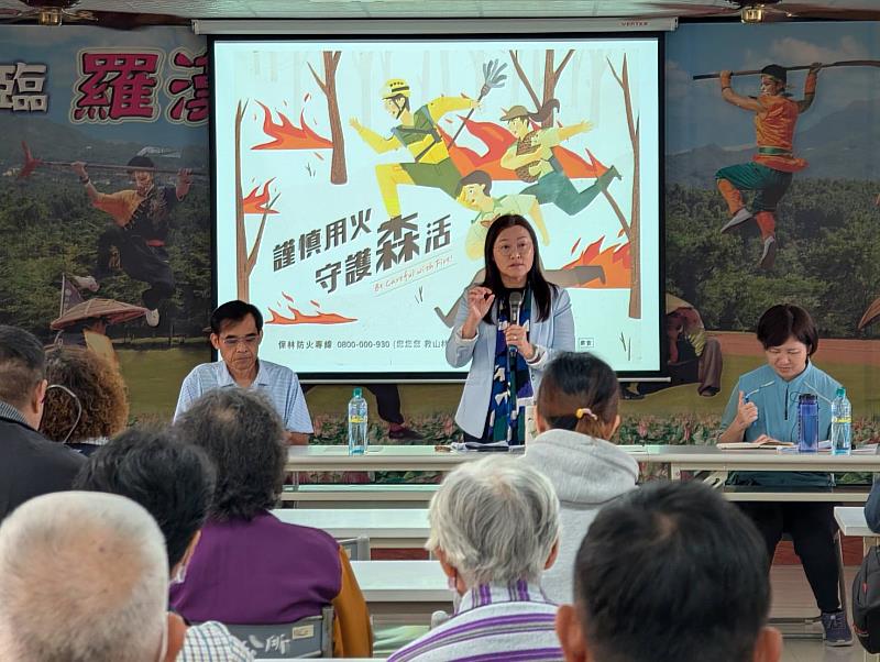 分署長細心回應各項提問。