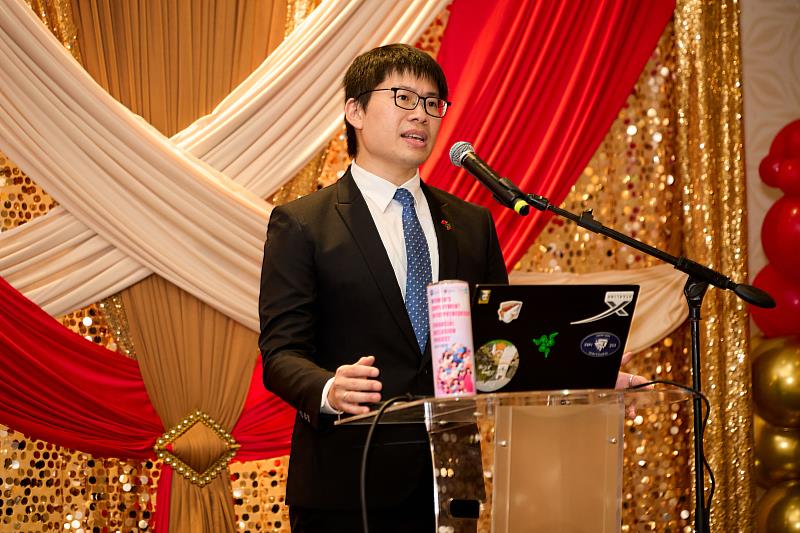 詹若謙計畫經理分享計畫成果。