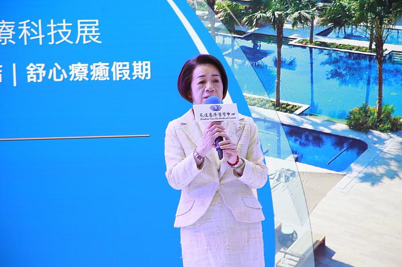 尹純綢董事長堅持在花蓮打造一塊有機無毒的淨土堅持30年,讓秧悦美地成為香草天堂,也感謝與花蓮慈院合作接待國際旅客的經驗,見證台灣頂尖的醫療能力。
