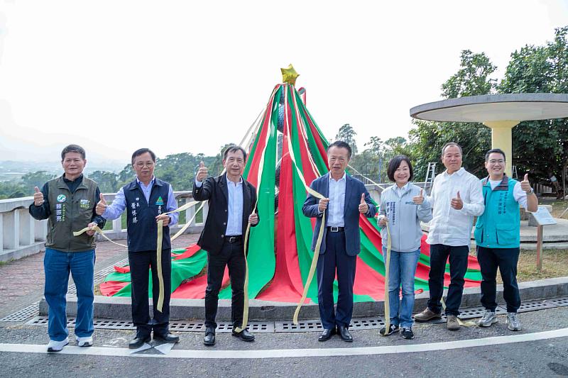 仁義潭全新地標「樂山樂水」揭幕 青銀世代共創家鄉記憶