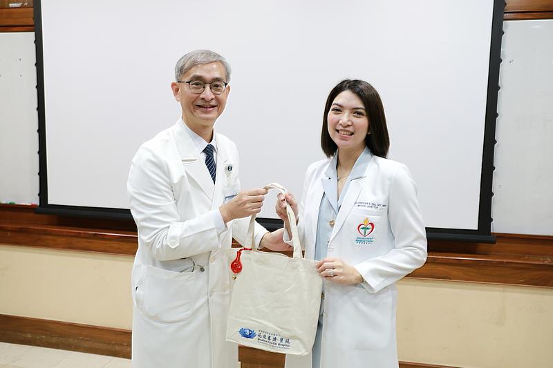 Sacred Heart Medical Center（陳淑霖醫療中心）則由醫務主任Dr. Maria Josefina T. Tan帶領團隊。