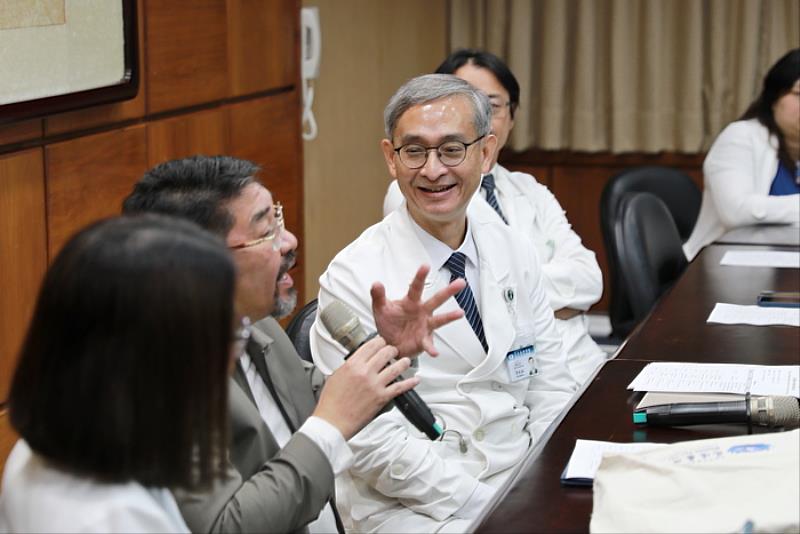 花蓮慈院副院長李啟誠接待本次交流會，分享醫院在專科整合、重症照護與臨床創新上的發展方向。