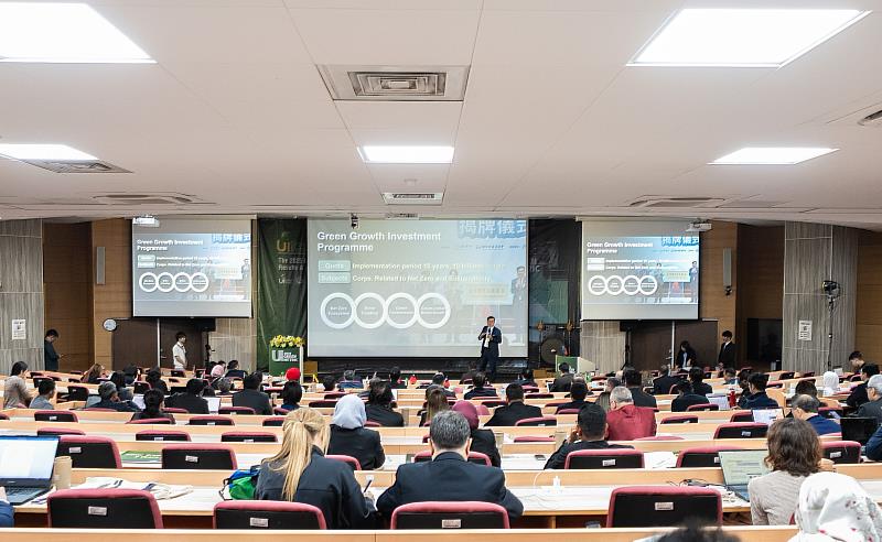 彭啓明暨大開講：碳定價、綠領人才、COP30一次看懂。