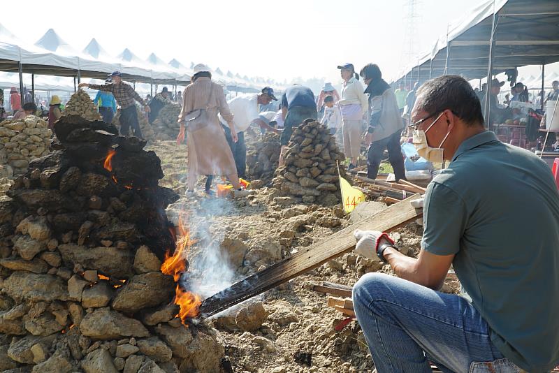 萬人焢窯活動挑戰世界紀錄