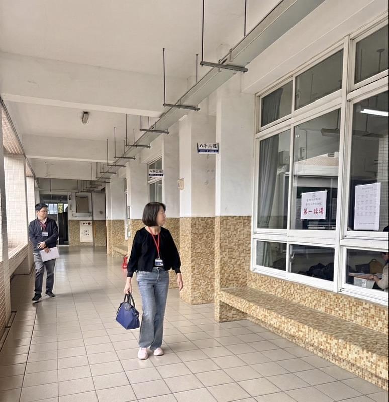 臺東縣114年度國中小校長6日甄選筆試 教育處長巡場