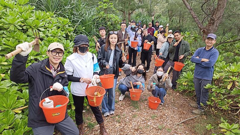 七星潭啟動臨海植群「宮脇法」復育,營造親人的森林生態。