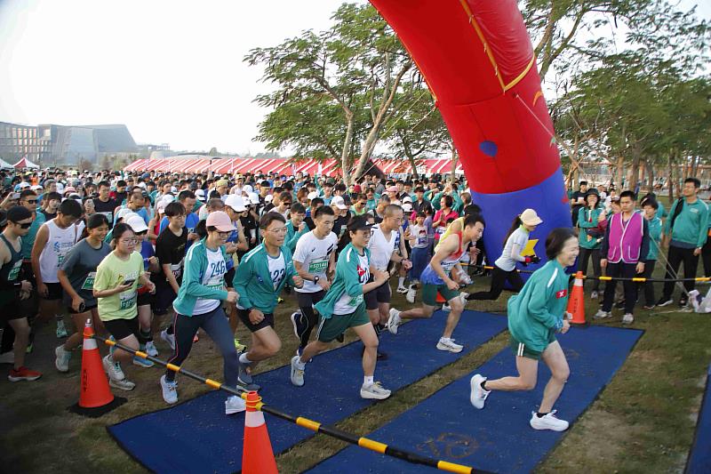 2025第7屆故宮南院馬拉松 翁章梁鳴槍