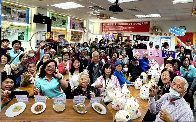 景文科大義廚陪耆老提前歡欣迎聖誕。