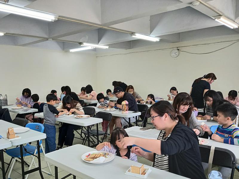 創意無限！打造夢幻餅乾屋 親子共度聖誕時光