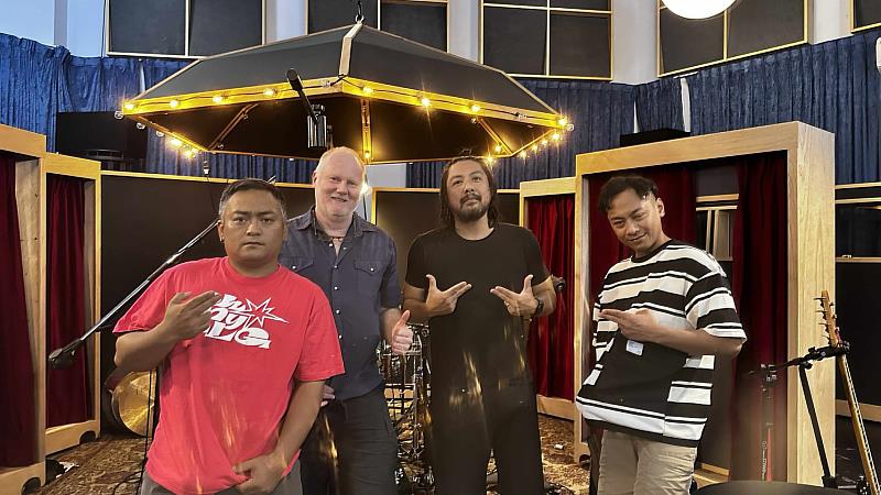 黑旋風首次深度參與從創作、編曲到錄音的全部過程，並與製作人共同打造出屬於他們最真實、最貼近靈魂的音樂樣貌。（圖／風潮音樂 提供）