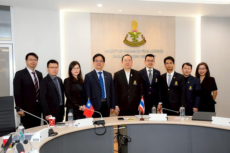 高雄醫學大學藥學院參訪朱拉隆功大學 深化雙聯學位與國際研究合作