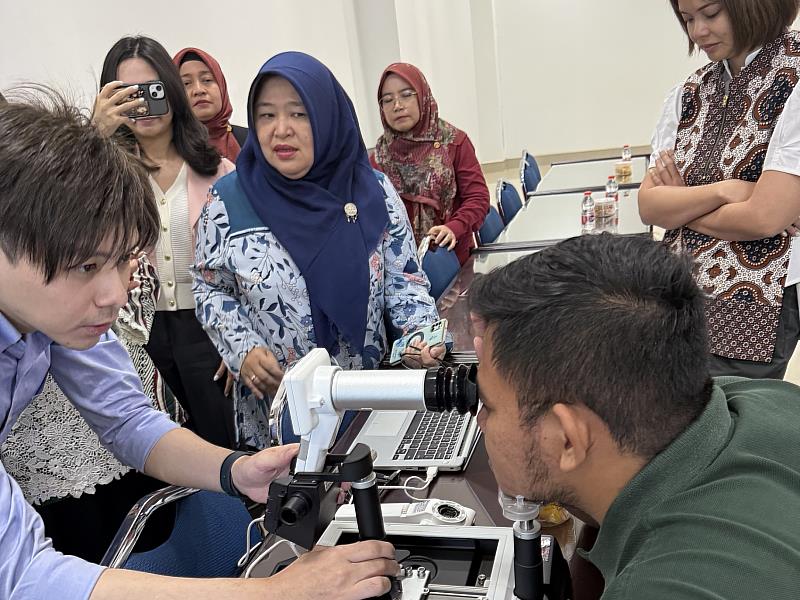 遠傳、台亞衛星、印尼國營衛星業者Telkomsat宣布簽署MOU，共同開發以衛星連接技術為基礎的遠距醫療服務，目前印尼當地試點計畫已陸續完成。