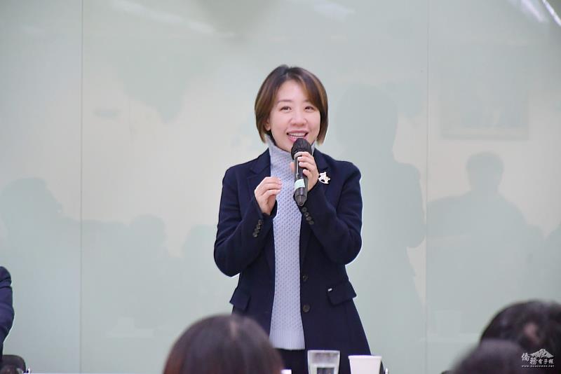 僑委會副委員長李姸慧致詞。