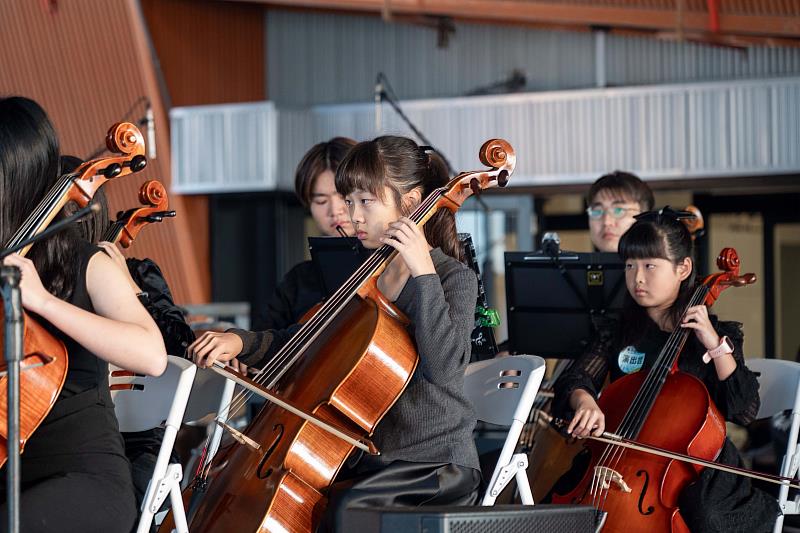 布袋音樂節登場 跨校青少年交響樂團合奏展現學子實力