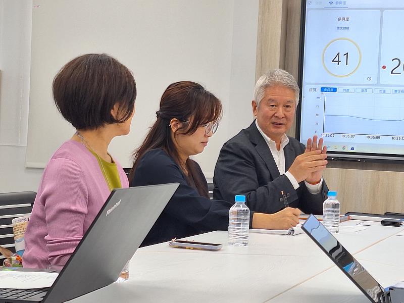 KTVI隈本直樹代表理事於座談會上發言，強調臺日雙方在AI與創新教育領域合作的重要性與實踐期待。（圖／淡江大學提供）