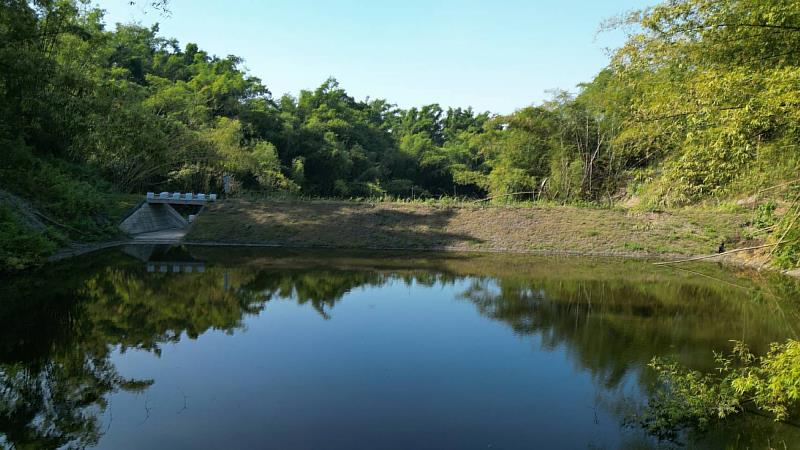 土壩提供有效蓄水約3.5萬噸供防災灌溉使用。