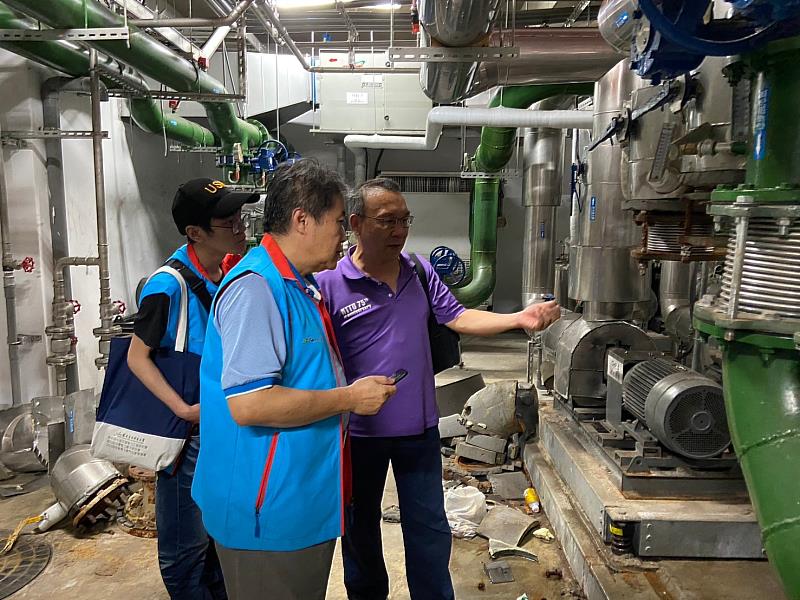 崑山USR團隊「節電淨零減排」團隊進行電力分析。