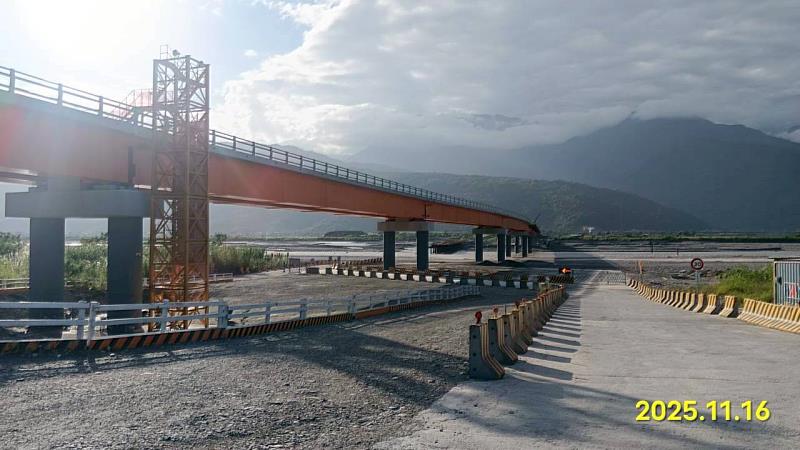 The county government noted that the Golden Safety Awards are a key benchmark for engineering safety in Taiwan.