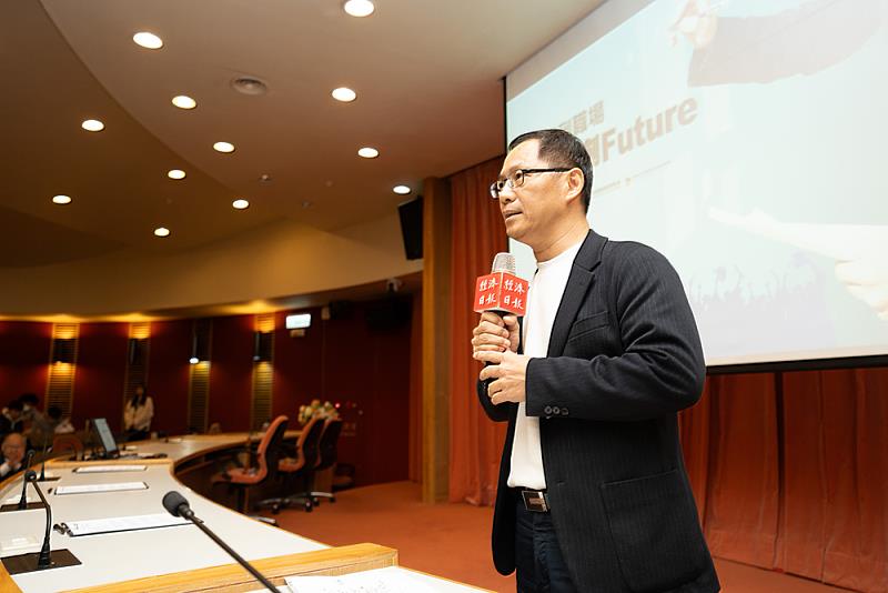 文化大學盧文民院長致詞表示，學校積極打造產業接軌平台，以「引進產業、連結實務」協助學生拓展金融職涯視野。
