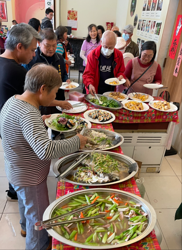 為「大地餐桌」以當地農產入饌,傳遞綠能餐飲、社會共好與循環永續的價值觀。(東華大學能源科技中心提供)