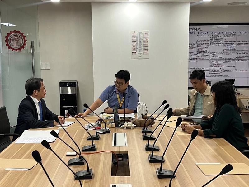 理工學院黃武元院長與TUP大學副校長Dr. Reyes洽談後續合作交流事宜。