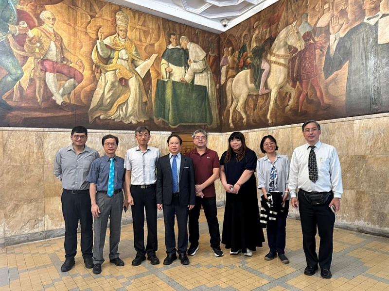 理工學院代表團在University of Santo Tomas博物館大堂之團體照。