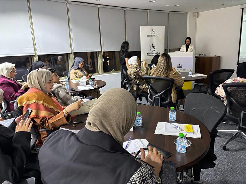 主講者Jameela Ghazi Al-Otaibi顧問與學員互動情形。