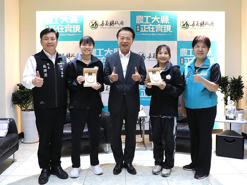 嘉義縣竹崎高中再傳捷報！ 2聽奧國手奪羽球團體銅牌