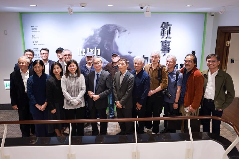 「2025國家攝影文化中心典藏展」開幕,與會貴賓合影。