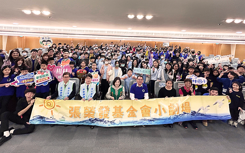 小劇場6年巡演百校 張榮發基金會深埋品德教育於孩童心中