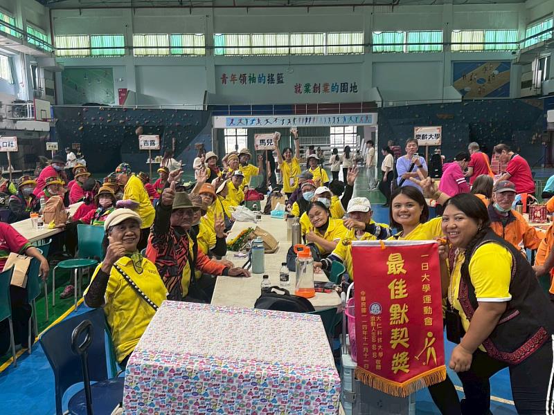 2025大仁科大一日大學活動獲獎合影。