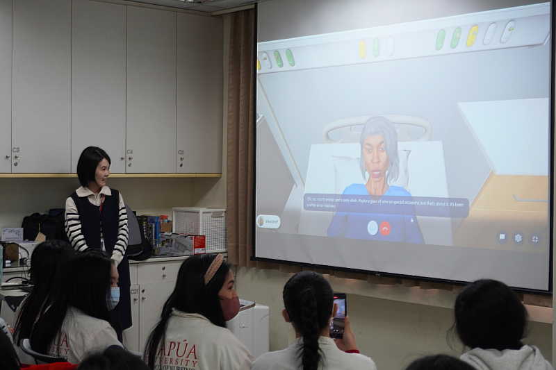 On November 20, Mapúa University nursing students participate in NYCU’s virtual-reality ward assessment simulation during their immersive training visit.