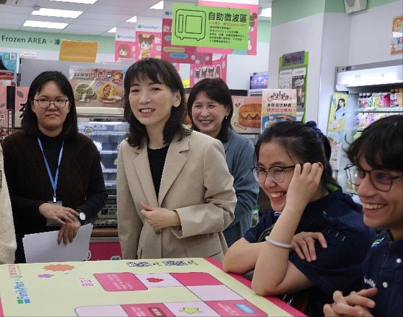 婦幼公益大使尹崇恩。