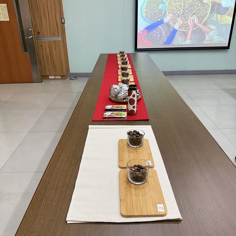 The winners were recognized by the judges for their seed quality, freshness, and oil production performance, showcasing the overall strength of Hualien’s camellia-growing region.