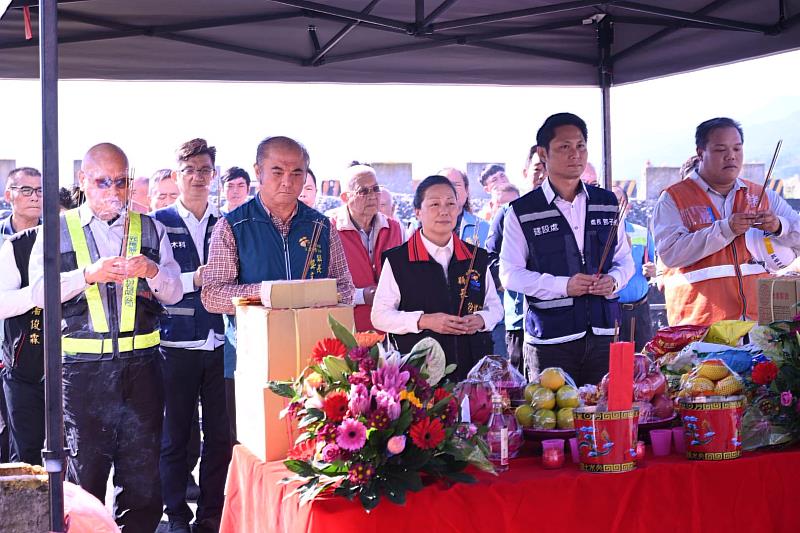 「最後一支梁上梁」合攏祈福儀式