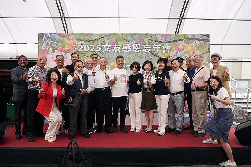 輔仁大學傳播學院55年首次跨屆辦桌　四百校友歡聚「文友歸」
