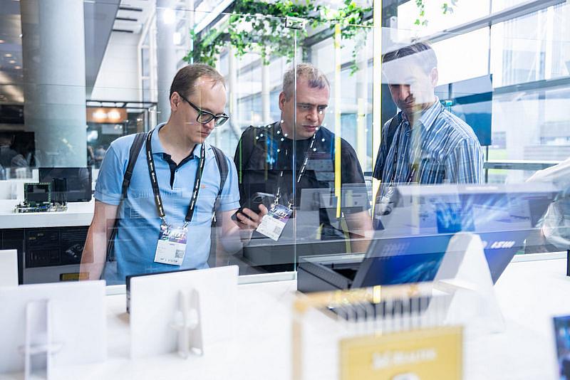 台北市電腦公會（TCA）表示，COMPUTEX 2026 官方獎項 Best Choice Award（BC Award）報名已於即日起開放報名，歡迎 COMPUTEX 與 InnoVEX 海內外參展廠商踴躍參與！得獎產品在展中擁有專屬展示區域，可吸引海內外買主與國際媒體目光，並可獲得 COMPUTEX 官方影音頻道協助宣傳曝光。