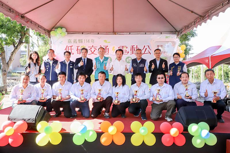 嘉義縣政府斥資1.1億購置低碳電動公車，全面提升公共運輸品質-4