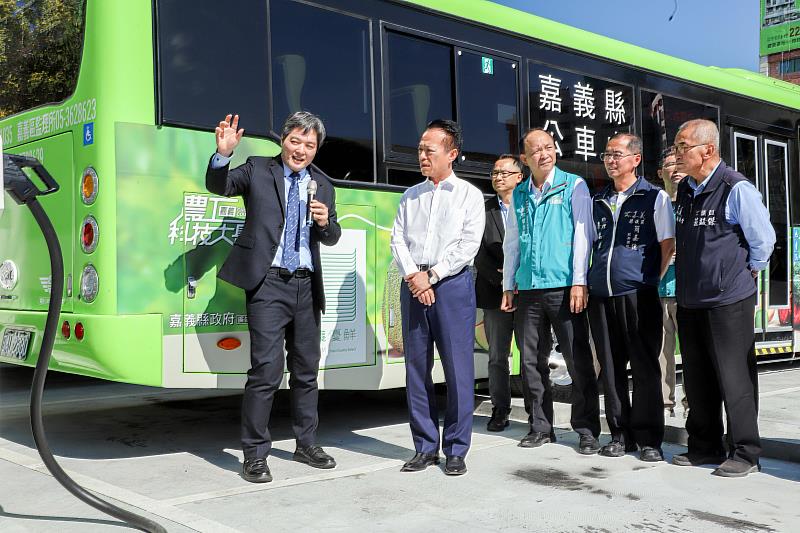 嘉義縣政府斥資1.1億購置低碳電動公車，全面提升公共運輸品質-2