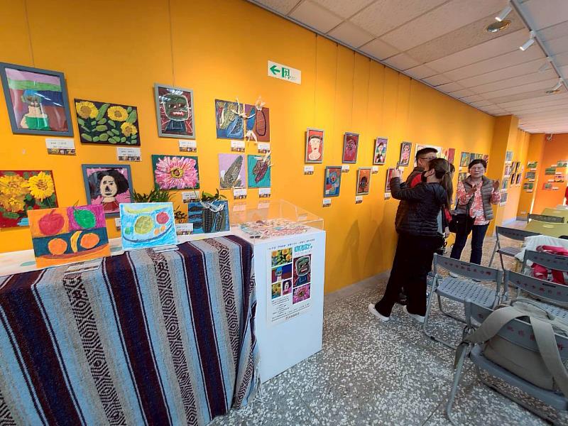 即日起至 12 月 31 日在臺中市立圖書館西區分館3樓展出，歡迎大家前往參觀