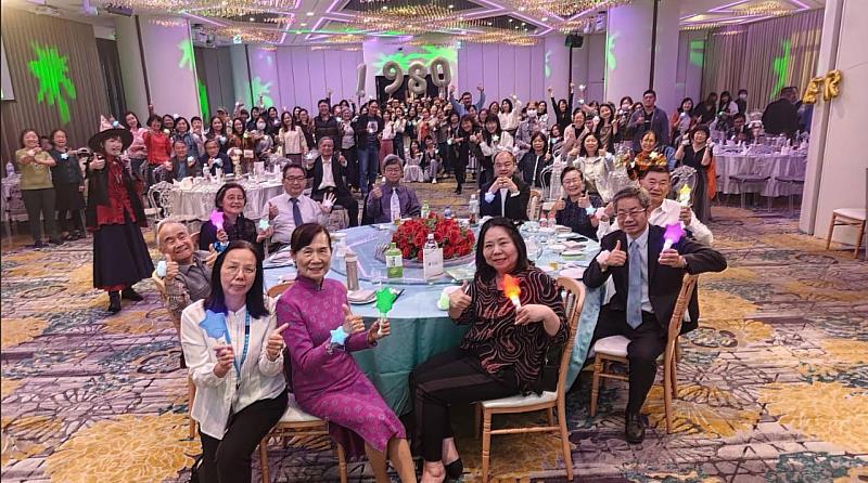 高雄張老師「1980溫暖5限．心1不變」授證 致敬志工夥伴的長年付出  