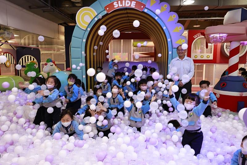 全台奇幻島樂園提供多元室內遊樂設施，深受親子與學校團體喜愛，現場活動相當熱鬧。（圖／吃喝玩樂整合行銷提供）