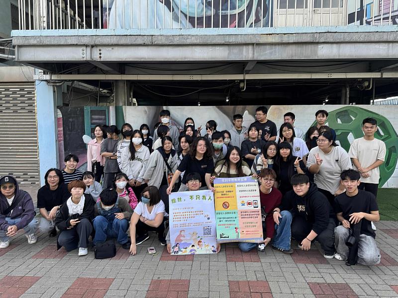 空設系學會與新生參訪「臺南市動物之家灣裡站」。